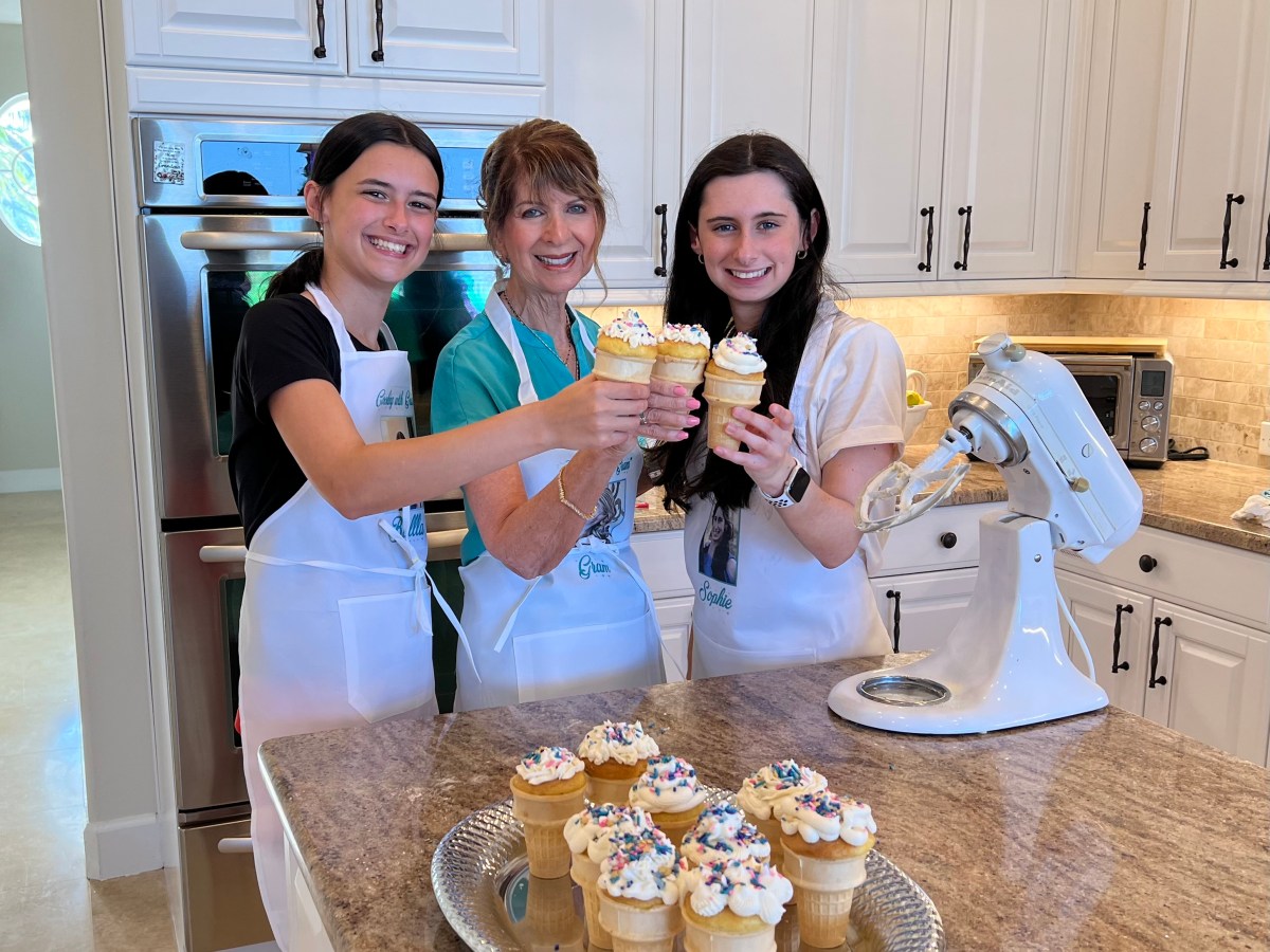 “CAKE” ICE CREAM&nbsp;CONES